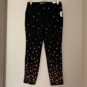 Rose Print Pixie Ankle Pants